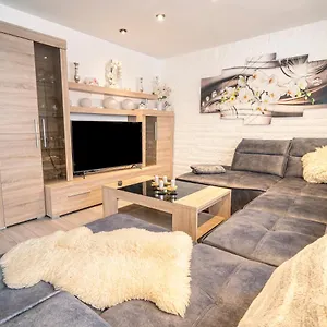 https://truth-ferienwohnung-mit-terrasse-parkplatz-garten-grill.topcolognehotels.com