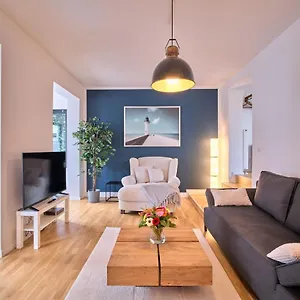 https://charmante-altbremer-wohnung-i-wintergarten-i-kche-i-balkon.hotelsinbremen.net
